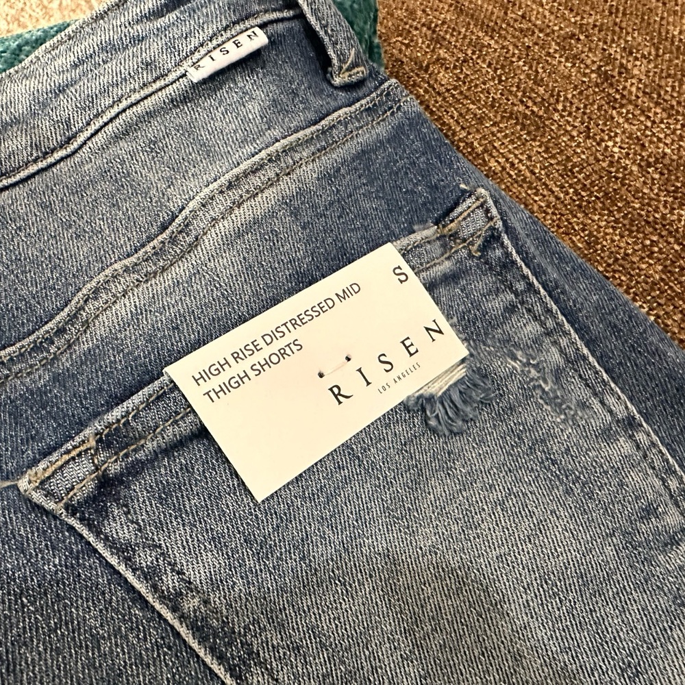 New RISEN JEANS Shorts - Picture 3 of 6